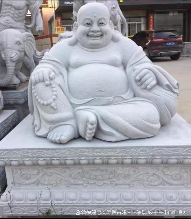 九游体育网站：石雕弥勒佛在乡村建筑中的风格(图3)