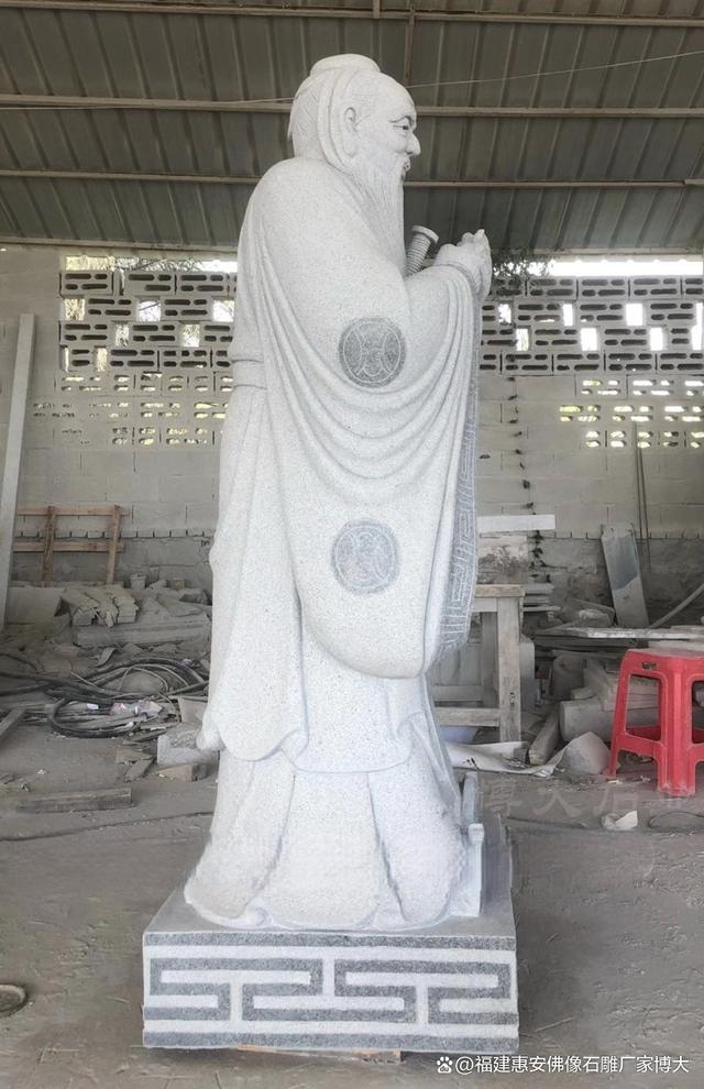石雕孔子像在不同地域的特色表现(图1)