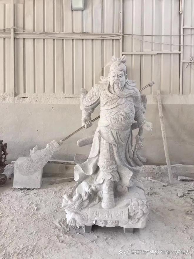 石雕关公坐像：忠义精神的现代诠释(图4)