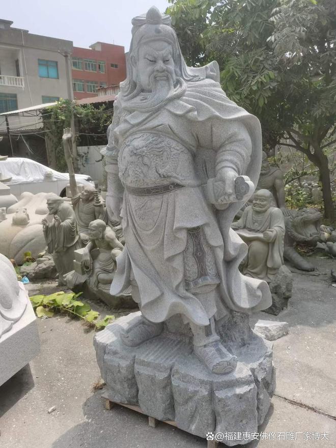 石雕关公坐像：忠义精神的现代诠释(图2)