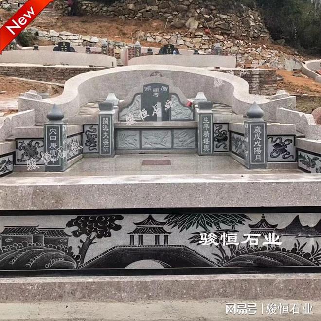 每块石雕墓碑都是艺术承载着对亲人无尽追思(图3)
