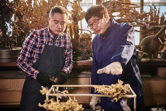 九游体育网站：朱军岷入选国家级非遗传承人与父亲朱炳仁双双成为“国家队”(图4)