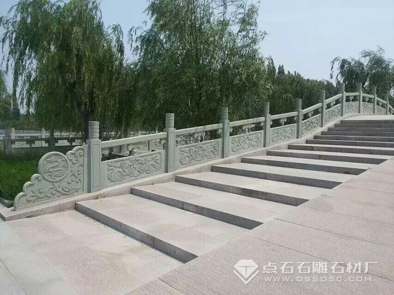 九游体育：石雕护栏常用的石材有哪几种(图1)