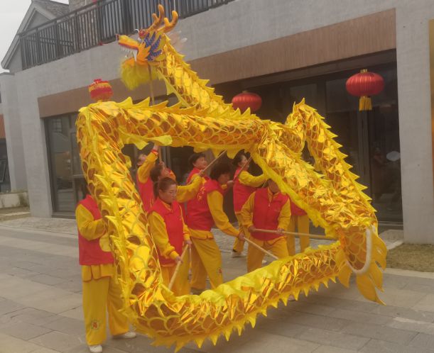 九游体育网站：徽州三雕传承艺术馆开业韶亮文化艺术团表演展现徽州文化韵味(图3)