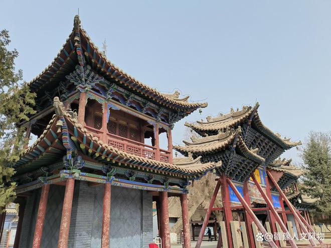 九游体育：旅行笔记：甘肃张掖大佛寺牌坊建筑艺术之美(图4)