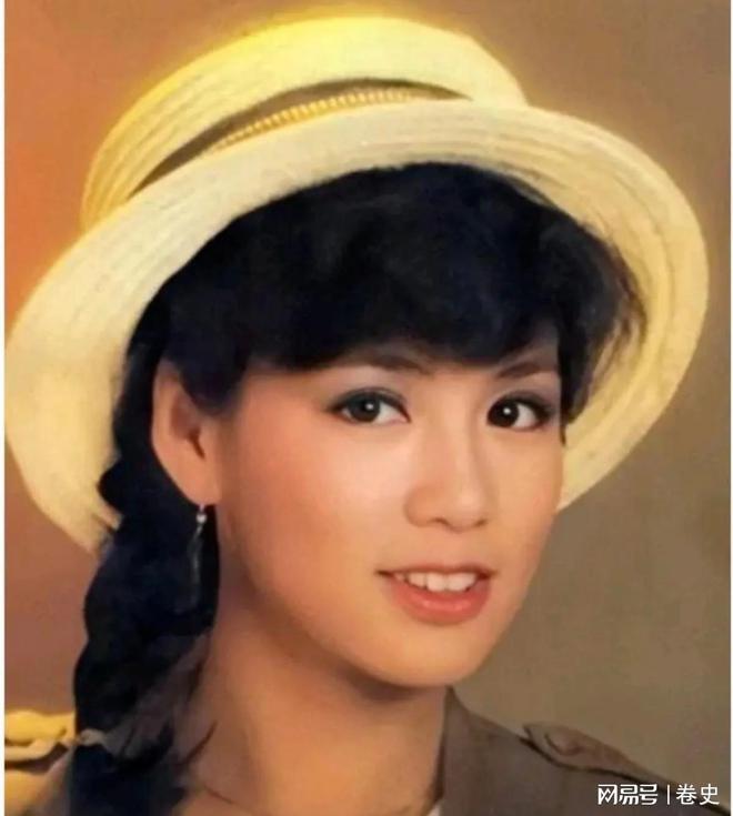 九游体育网站：“俏黄蓉”翁美玲的自杀是否和不幸的童年经历有关？(图6)
