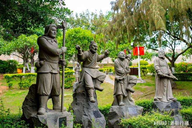 九游体育：崇武古城的石雕博览园明明是配角还收费网友：抢了古城的风头(图5)