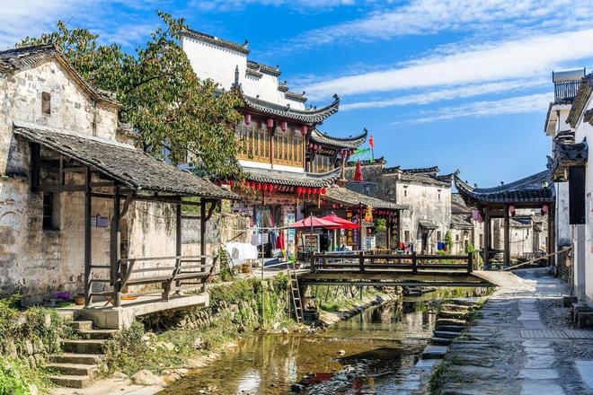 九游体育：不想工作就来这8个令人松弛的古村镇小住几日(图3)