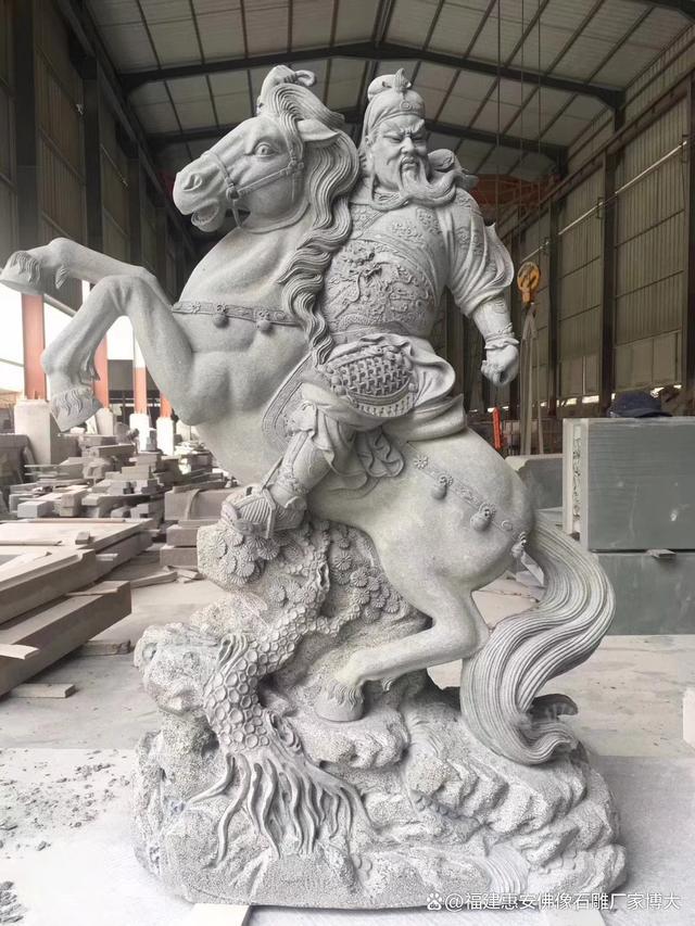 石雕伽蓝菩萨的制作工艺：传承与创新（多图欣赏）(图2)