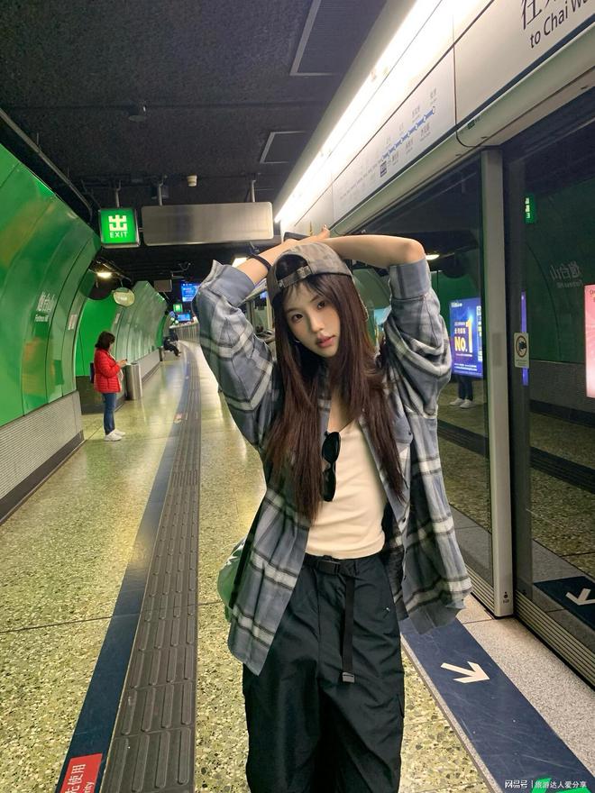 九游体育：港澳跟团旅游vs自由行？旅游跟团多少钱？上港澳一人得多少钱(图1)