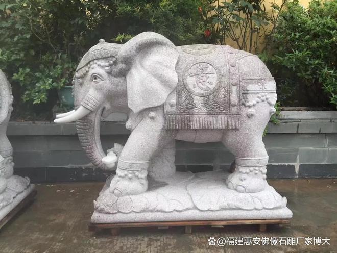 石雕大象在民居中的搭配方法(图1)