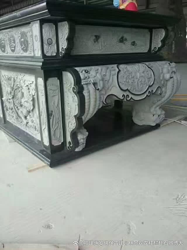 九游体育：石雕供桌的雕刻技艺与传承：匠心独运精益求精(图1)