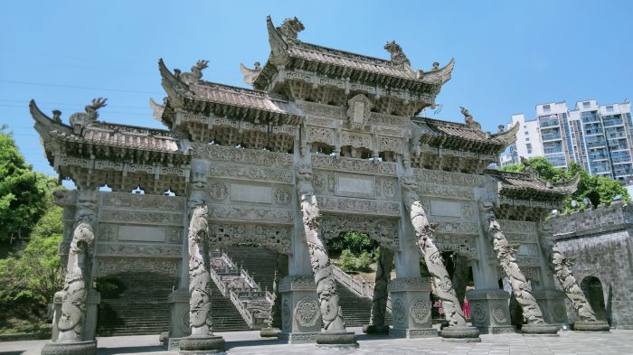 九游体育：从文化地标到文旅IP隆昌石牌坊再焕新机(图3)