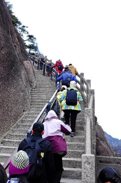 去黄山旅游哪些景点和其他必去的景点？黄山有什么好玩的？(图6)