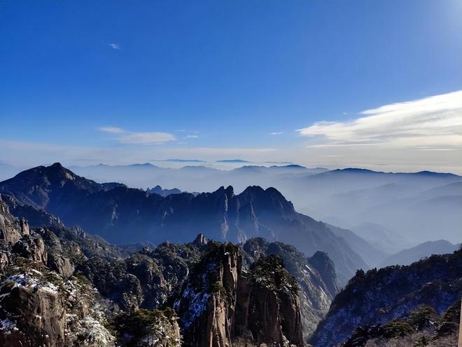 九游体育网站：黄山跟当地旅行团游玩五天多少钱黄山5天4晚游定制行程看过来(图2)