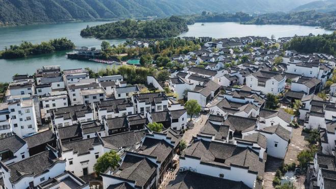 九游体育：高铁1h直达！被低估的避暑胜地最低仅有16℃1078座岛的洗肺氧吧美食众多游客仅西湖的110！(图13)