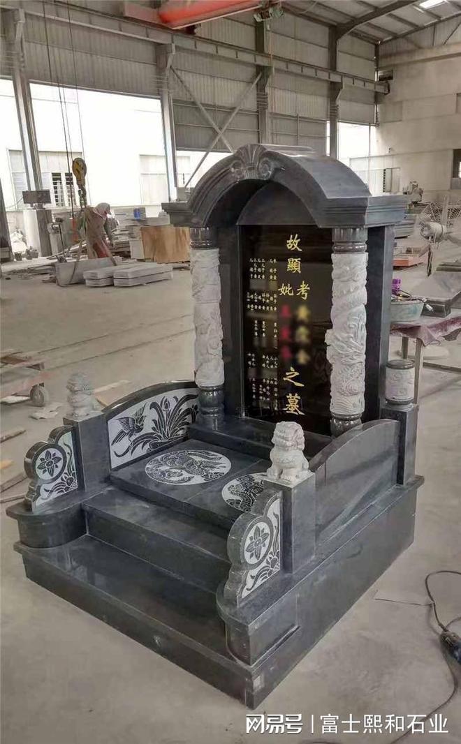 九游体育：惠安石雕墓碑：让逝者的故事永远流传(图1)